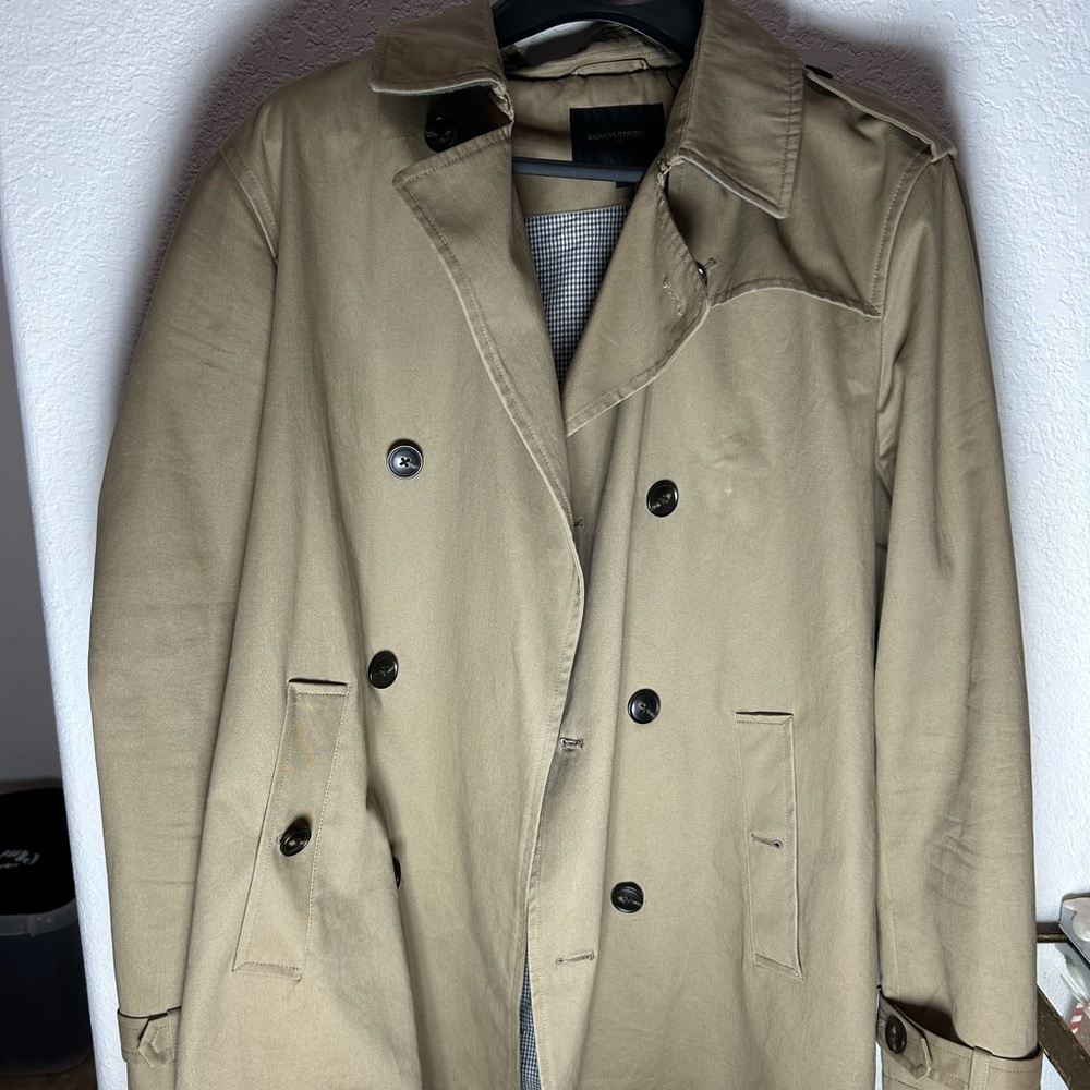 ❤️Minimalist Banana Republic Men's Classic Tan Trench Coat❤️